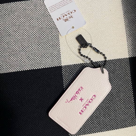 Coach Love hang tag bag charm - Picture 2 of 2
